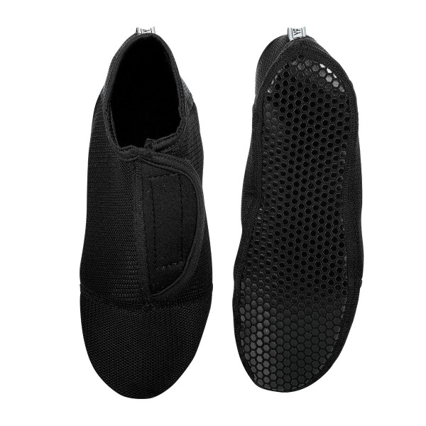 CENTURY Mat Sox - Keep your feet covered without sacrificing foot-grip,  19,99 €